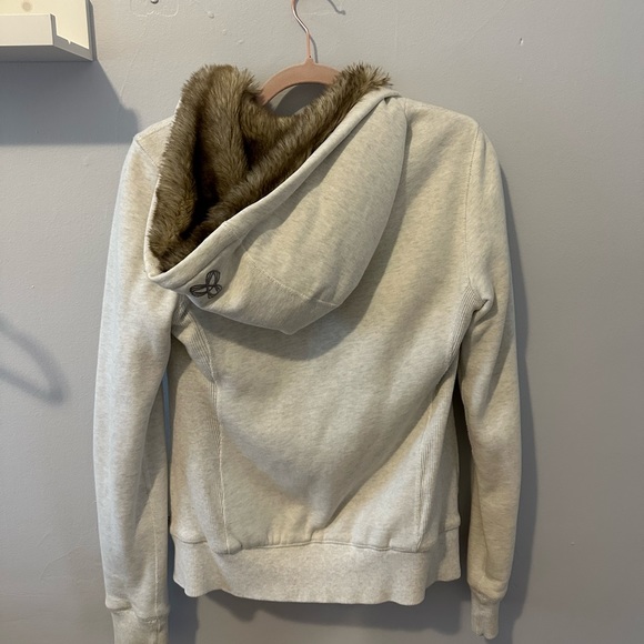 Tna fur lined jacket size xs - Picture 3 of 3